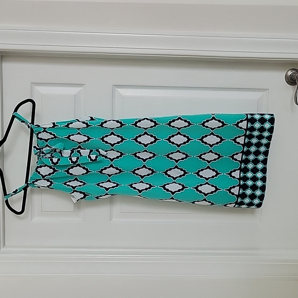 Crown and Ivy Dress - Picture 2 of 2